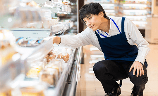 店舗で働く従業員のイメージ